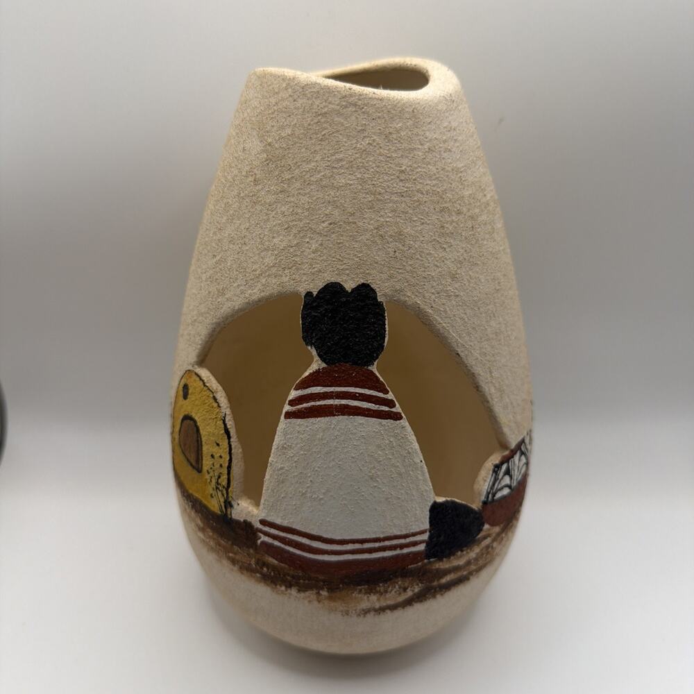 Vintage Beautiful 1971 Janet Haefner Cut Out Vase Southwest Pueblo Sand Pottery